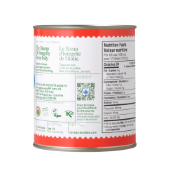 Chopped tomatoes with tomato juice and basil