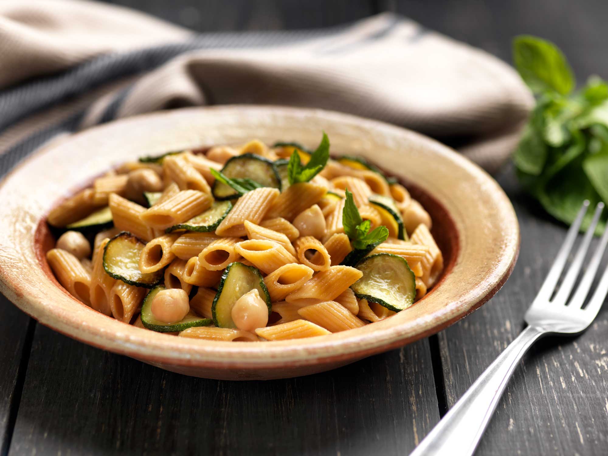 Chick peas mezze penne with zucchini and mint