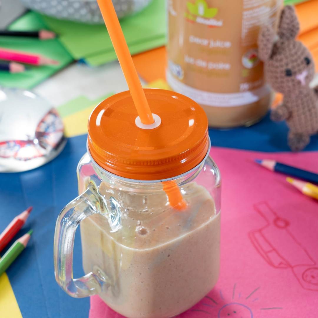 Pear-banana smoothie with plant-based yogourt 