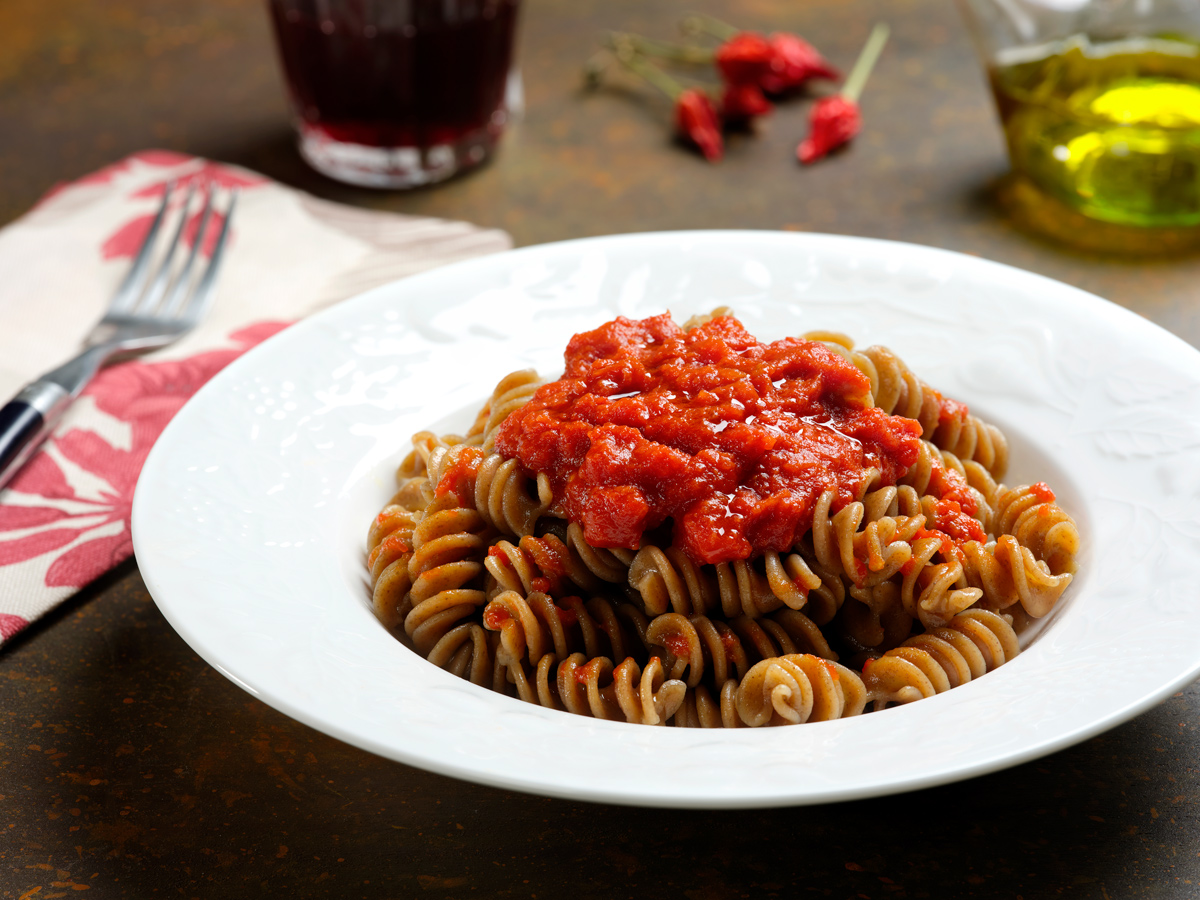 Lentil fusilli with arrabbiata sauce