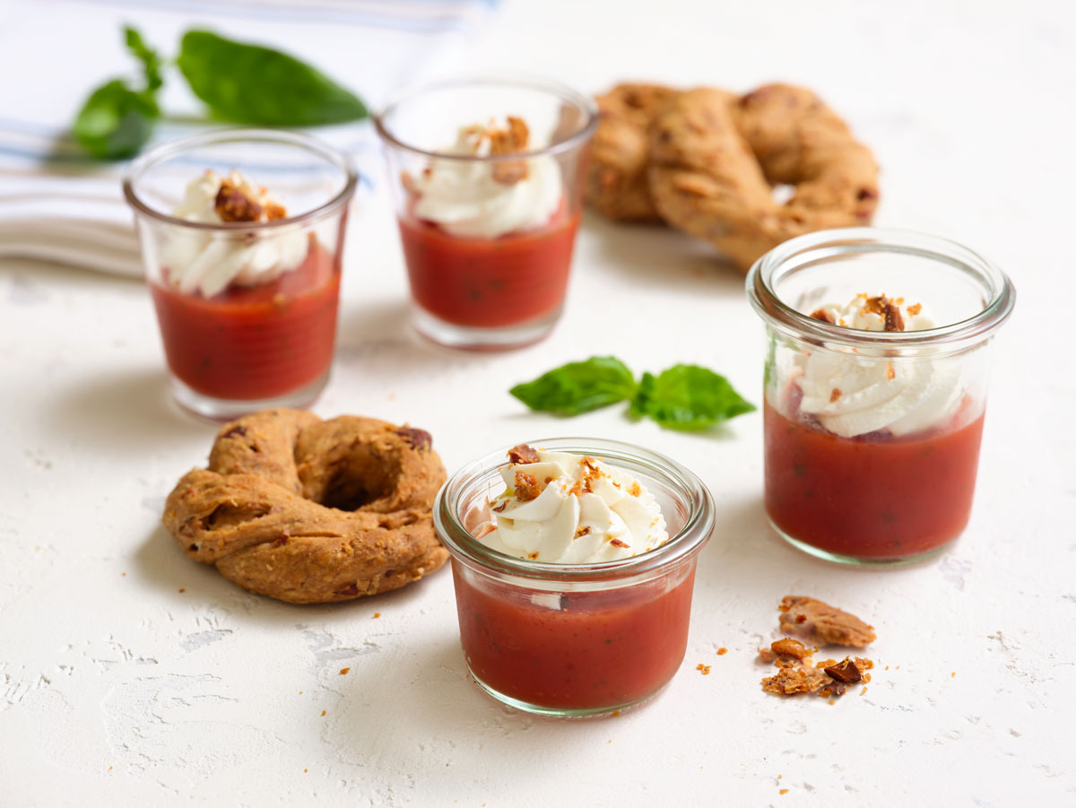 Jelly tomato, ricotta cheese mousse and crumbled tarallo